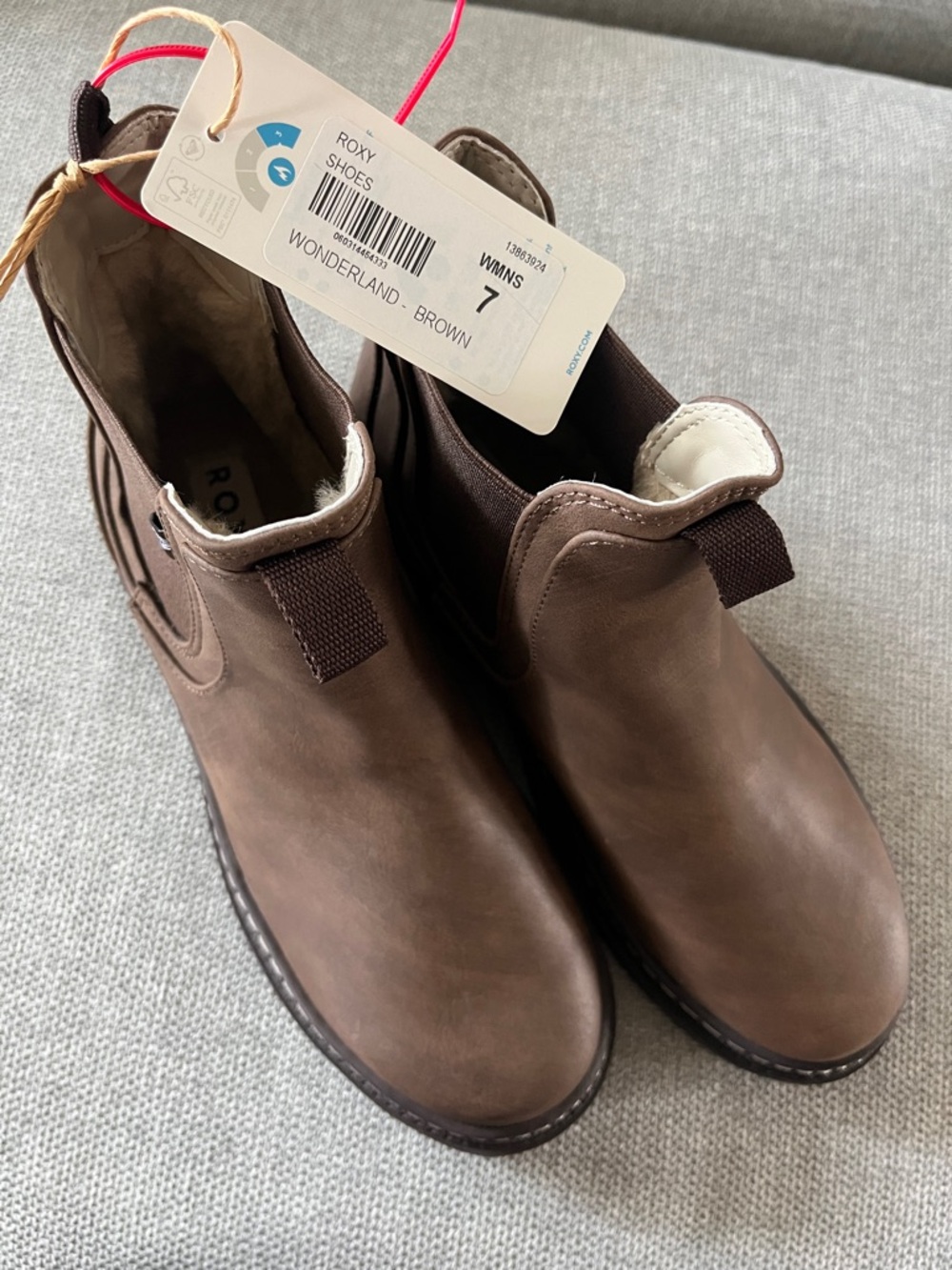 Roxy Wonderland Brown women’s Chelsea Boots
